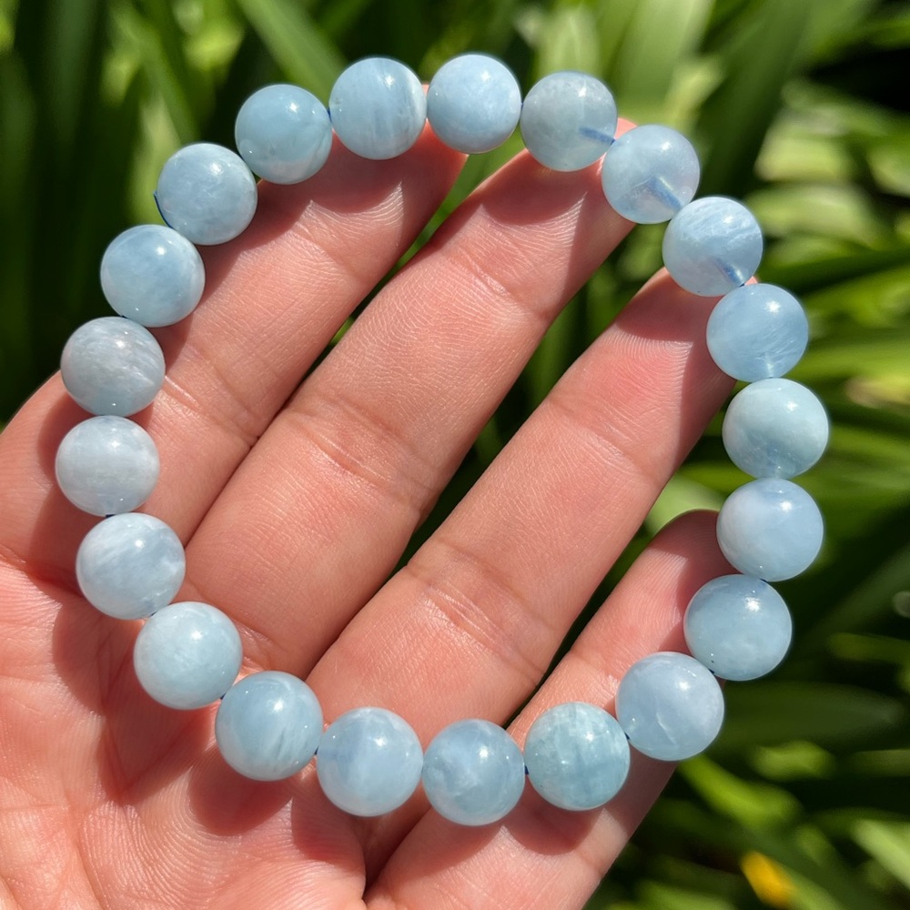 9.5mm‎ stretchable aquamarine bracelet